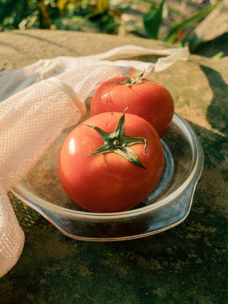 Local tomatoes (1 kg)